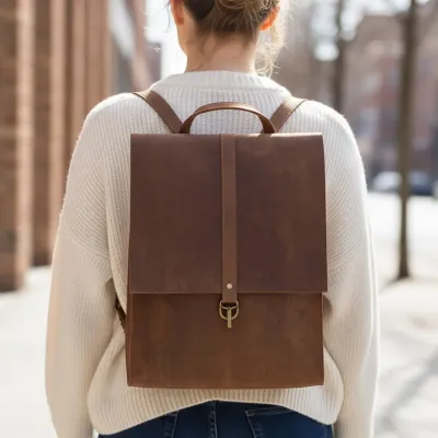 Brązowy Plecak do Pracy Biura Damski Skórzany na Laptopa 15,6 DR55 - 2
