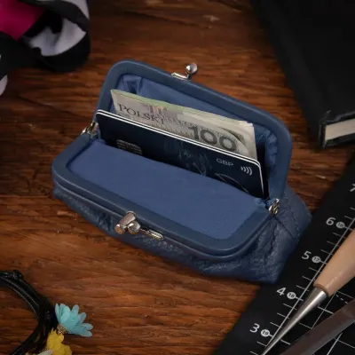 Średnia granatowa Portmonetka damska z miękkiej Skóry Naturalnej Cielęcej 50914 - 1