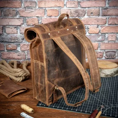 Tornister Plecak Skórzany na Laptopa 17 do pracy Vintage roll-top brązowy Outlander BT07SBH